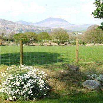 Cefn Uchaf Guesthouse Garndolbenmaen Dış mekan fotoğraf